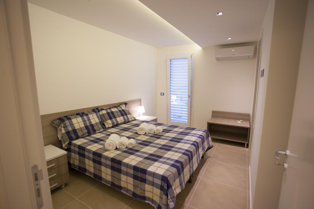 Delposto Marina Di Ragusa Prl 客房 照片