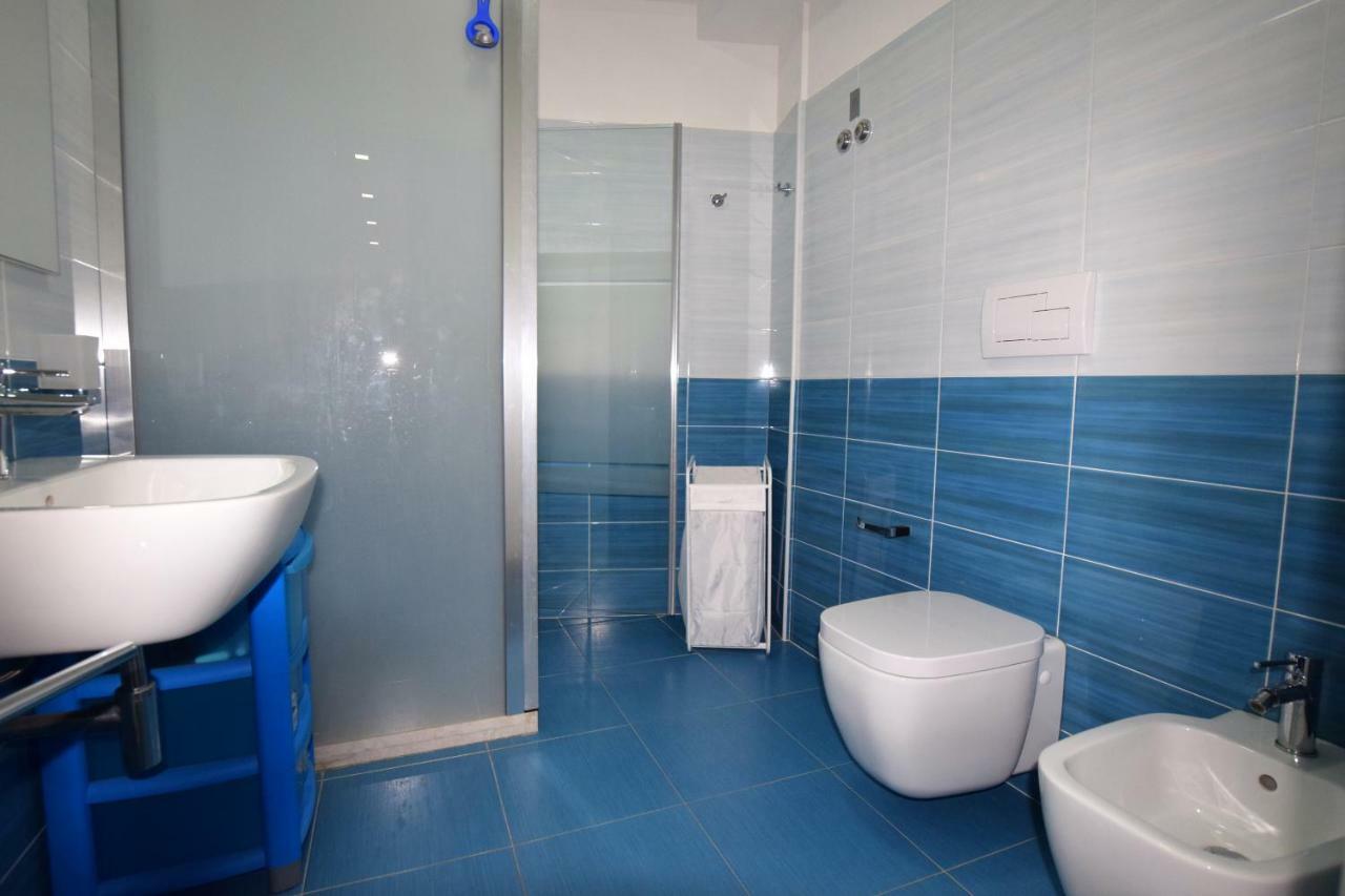 Delposto Marina Di Ragusa Prl 外观 照片