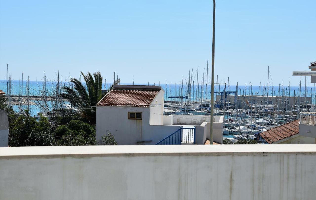 Delposto Marina Di Ragusa Prl 外观 照片